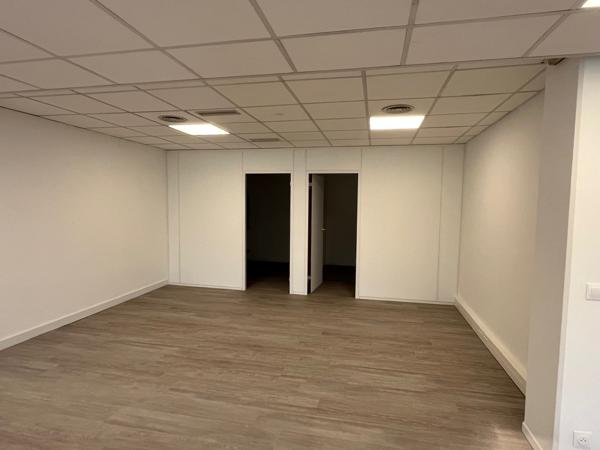 Bureaux à louer Cergy surfaces rénovées proche 3 Fontaines