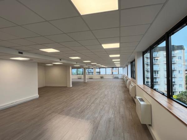 Bureaux à louer Cergy surfaces rénovées proche 3 Fontaines