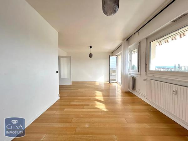 Appartement à louer 3 pièces 76m²