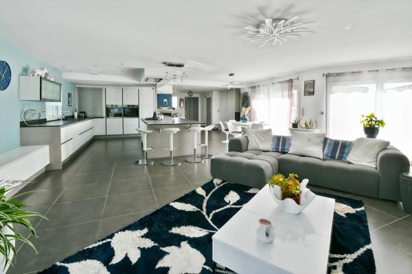 Maison à vendre 6 pièces proche de SAINT JEAN D'ANGELY (17)- 183 m² habitables-Jardin- Piscine