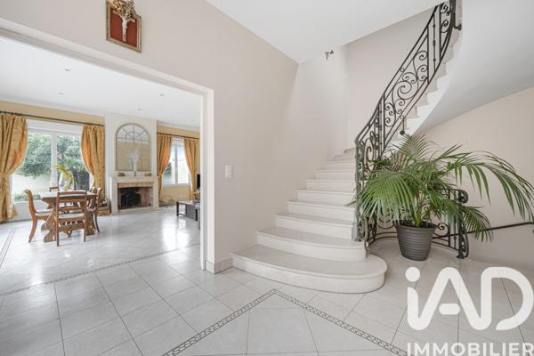 Maison à vendre 10 pièces 251 m² Chatou