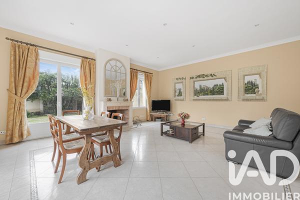 Maison à vendre 10 pièces 251 m² Chatou