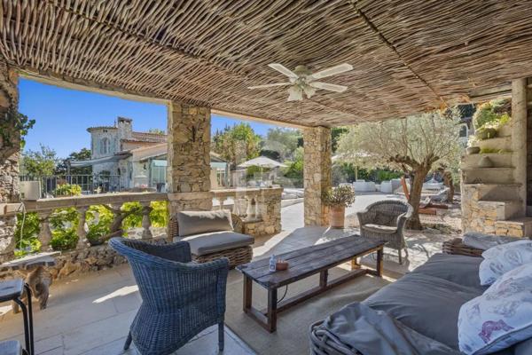 En exclusivité — Propriété d’exception en pierre, vue panoramique, Le Rouret