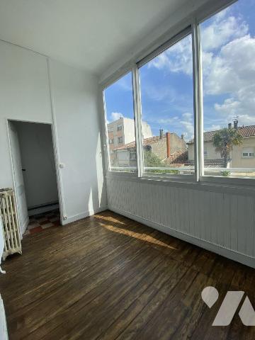 En plein coeur de NANSOUTY 
Immeuble/maison composée de 2 logements un type 2bis de 65 m² envi...