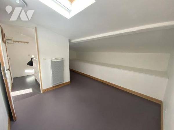 En plein coeur de NANSOUTY 
Immeuble/maison composée de 2 logements un type 2bis de 65 m² envi...