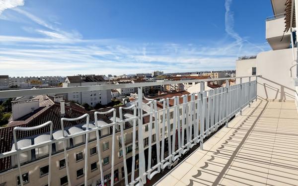 Appartement à vendre    3 pièces •  Lyon 8