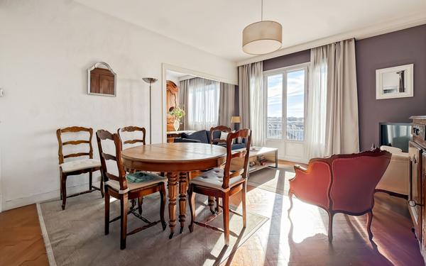 Appartement à vendre    3 pièces •  Lyon 8
