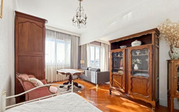 Appartement à vendre    3 pièces •  Lyon 8