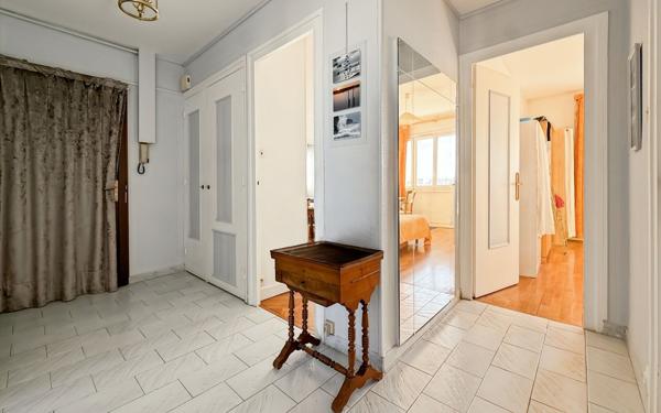 Appartement à vendre    3 pièces •  Lyon 8