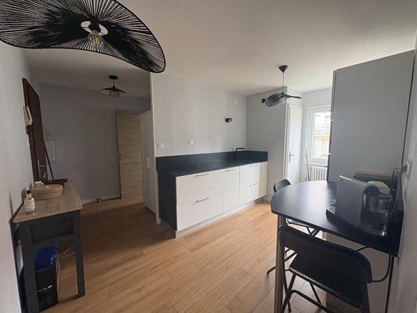 EN EXCLUSIVITE Appartement  Meublév 32.90 m2 PROCHE TRAM ECOLES