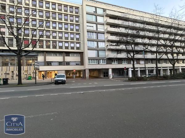 Parking à louer Le Mans (72000)