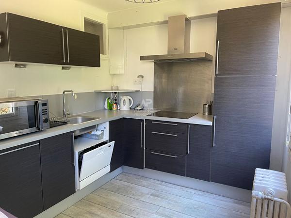 "Versailles Saint-Louis" Bel appartement meublé de 2 pièces de 40 m2 ! Loyer 1 334 €/mois charges comprises **  - Référence  28524