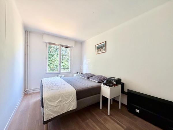 "Versailles Saint-Louis" Bel appartement meublé de 2 pièces de 40 m2 ! Loyer 1 334 €/mois charges comprises **  - Référence  28524