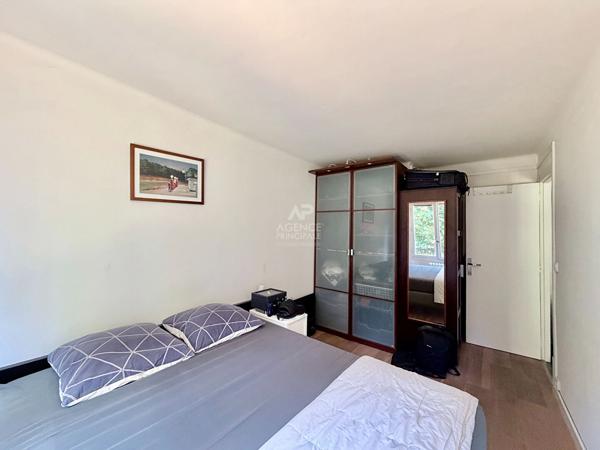 "Versailles Saint-Louis" Bel appartement meublé de 2 pièces de 40 m2 ! Loyer 1 334 €/mois charges comprises **  - Référence  28524