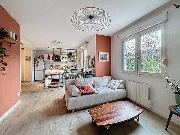 Appartement Lyon Monplaisir 2 pièces en rez-de-jardin de 80 m² avec terrasse et stationnement, une cave