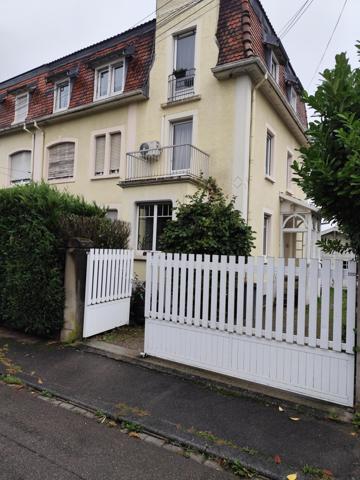 itué à Mulhouse dans le quartier du rebberg de Dornach (68100) charmant appartement de 4 pièces, 3 chambres, séjour avec balcon, cave , garage , jardin de 113m²