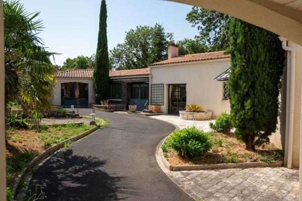 Vente Maison de luxe Lagord 7 Pièces 185 m²