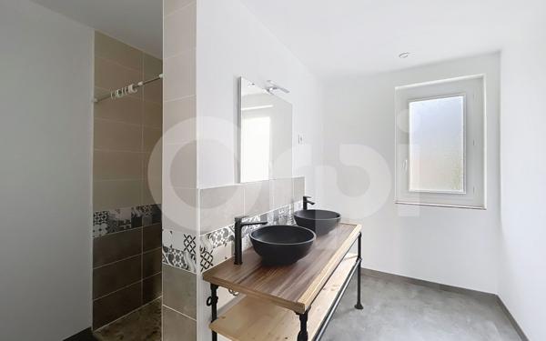 Maison à vendre    7 pièces •  Singleyrac