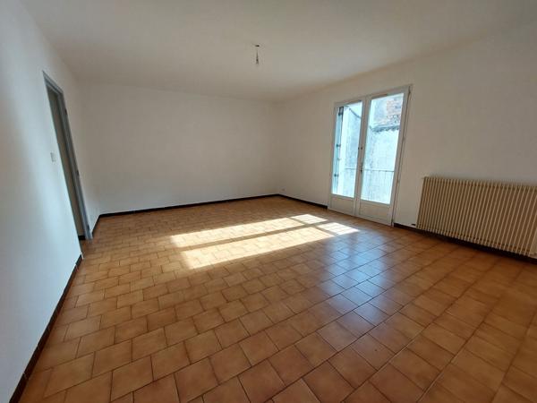 Appartement Narbonne 3 pièces 64.16 m² avec balcon et parking dans garage fermé