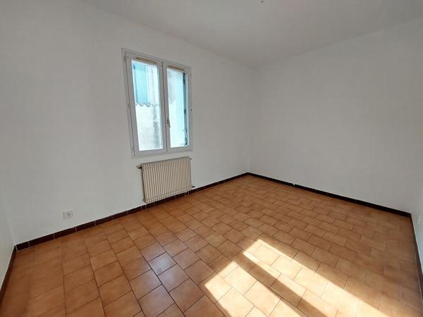 Appartement Narbonne 3 pièces 64.16 m² avec balcon et parking dans garage fermé