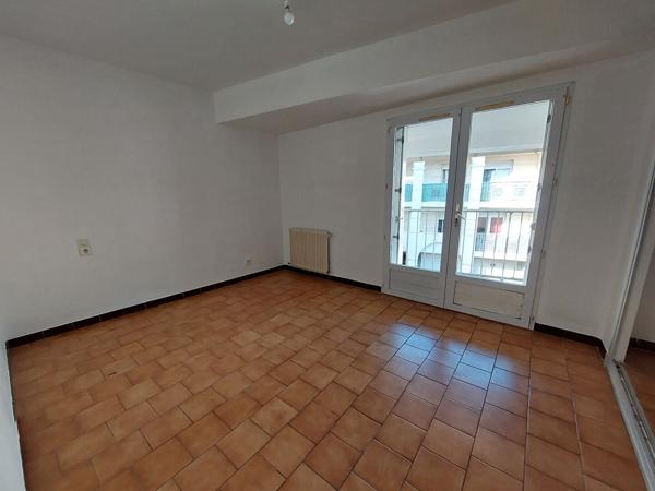 Appartement Narbonne 3 pièces 64.16 m² avec balcon et parking dans garage fermé