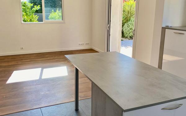 Maison à vendre    2 pièces • 206,57 m2 Cagnes-sur-Mer