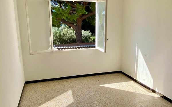 Maison à vendre    2 pièces • 206,57 m2 Cagnes-sur-Mer