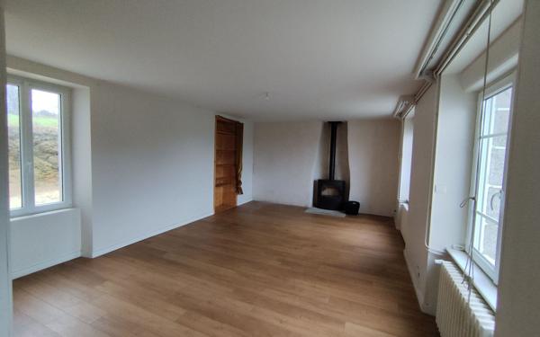 Maison à louer    6 pièces • 135,57 m2 Saint-Thégonnec