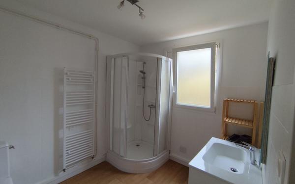 Maison à louer    6 pièces • 135,57 m2 Saint-Thégonnec