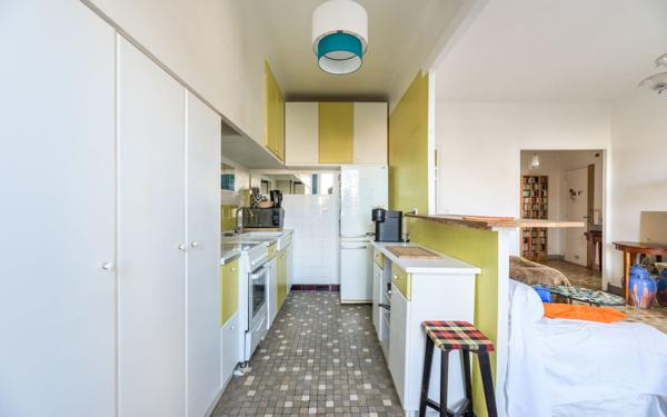 Appartement à vendre    3 pièces • 67,50 m2 Marseille 7