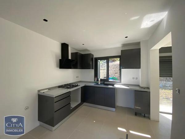 Maison à louer 4 pièces 90m² Saint-Paul (97411)
