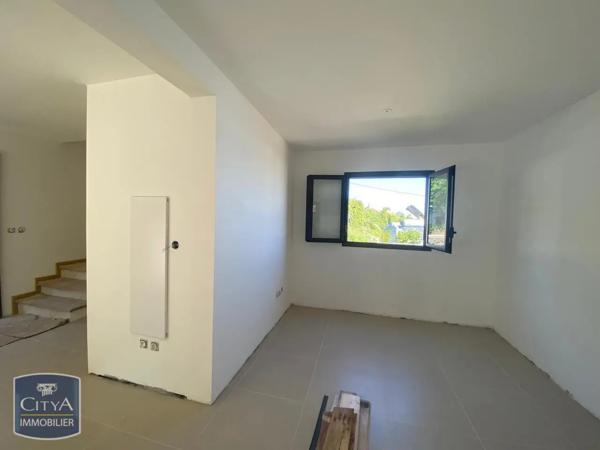 Maison à louer 4 pièces 90m² Saint-Paul (97411)