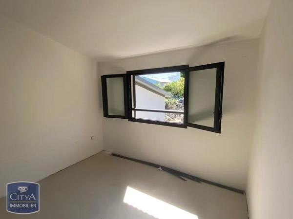 Maison à louer 4 pièces 90m² Saint-Paul (97411)