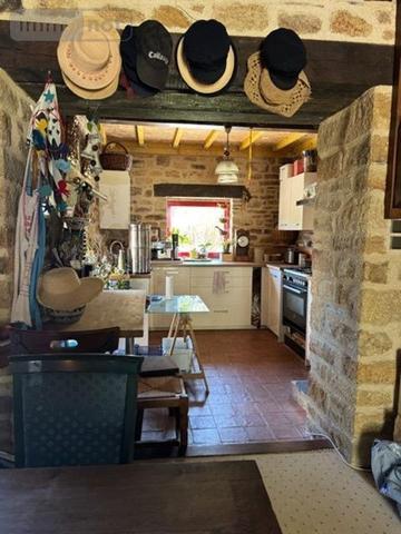 Maison individuelle à vendre à Botmeur dans le Finistère (29690), ref : 29064-1085448