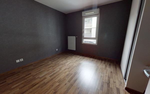Appartement à vendre    2 pièces • 47 m2 Vaulx-en-Velin