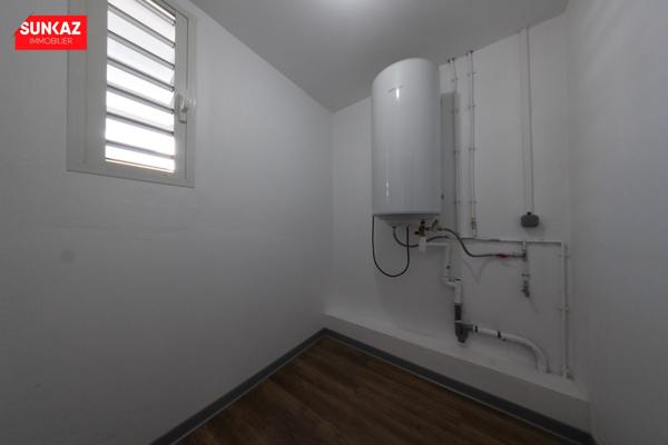 A louer LE TAMPON - T 3 de 89.65 m2 - loyer 920.00 CC - Disponible de suite