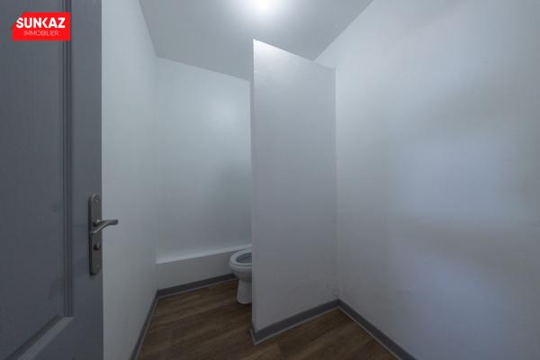 A louer LE TAMPON - T 3 de 89.65 m2 - loyer 920.00 CC - Disponible de suite