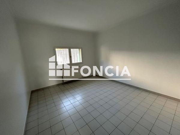 Location Appartement 3 pièces 75.5 m² - Uzes 30700