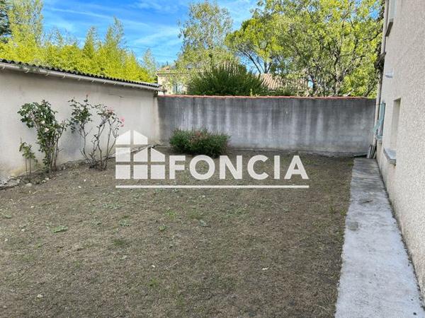 Location Appartement 3 pièces 75.5 m² - Uzes 30700