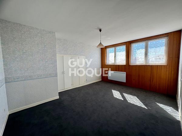 À vendre au CREUSOT (71200), maison 6 pièces d'environ 134 m².