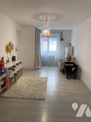 Maison - 3Ch - un bureau - Cour