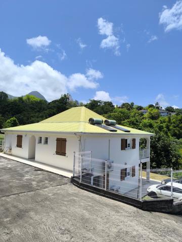 À VENDRE "PROPRIÉTÉ DE PRESTIGE" D'UNE FINITION HAUT DE GAMME SECTEUR  "MORNE-VERT"