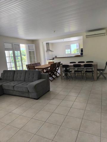 À VENDRE "PROPRIÉTÉ DE PRESTIGE" D'UNE FINITION HAUT DE GAMME SECTEUR  "MORNE-VERT"