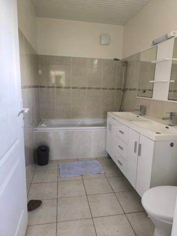 À VENDRE "PROPRIÉTÉ DE PRESTIGE" D'UNE FINITION HAUT DE GAMME SECTEUR  "MORNE-VERT"