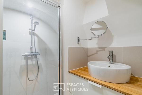 Triplex sur cour végétalisée avec terrasse esprit maison
