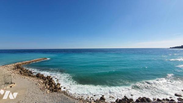 MENTON TROIS PIÉCES VUE MER.