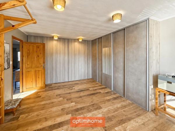 MARGNY-LÈS-COMPIÈGNE – PROPRIÉTÉ CONTEMPORAINE DE 260 m² AVEC DÉPENDANCE DE PLUS DE 170 M²