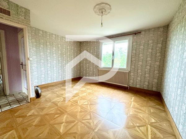 CHATELLERAULT - ANTOIGNE - CALME - MAISON DE 5 PIECES - D'ENVIRON 113 m2