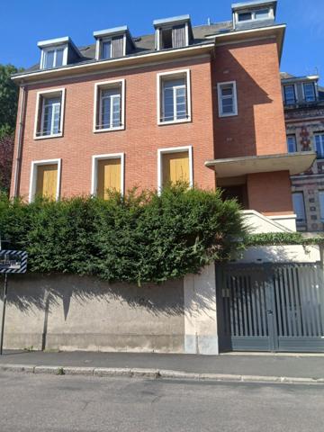 2 PIECES - 45 M² - quartier Centre ville