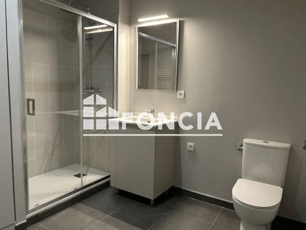 Location Appartement 2 pièces 41 m² - 2 RUE JEAN MOULIN Saintes 17100